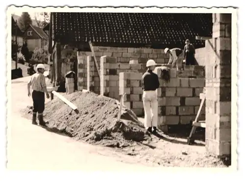 7 Fotografien Böttger & Klein, Altenau, Ansicht Altenau / Harz, Auto VW Bulli, Volkswagen Pritsche & Haus-Baustelle