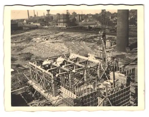 4 Fotografien unbekannter Fotograf, Ansicht Duisburg, Baustelle Neues Speichergebäude, Schwimmbager & Turmdrehkran