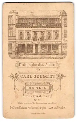 Fotografie Carl Seegert, Berlin, Grosse Frankfurterstr. 70, Ansicht Berlin, Blick auf die Fasade des Ateliers
