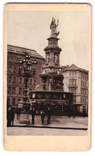 Fotografie unbekannter Fotograf, Ansicht Hamburg-St. Georg, Hansabrunnen am Hansaplatz