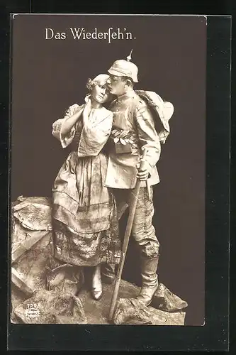 AK Soldat trifft seine Liebste, menschliche Statuen
