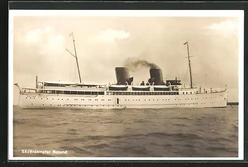 AK Bäderdampfer Roland bei voller Fahrt, Passagierschiff