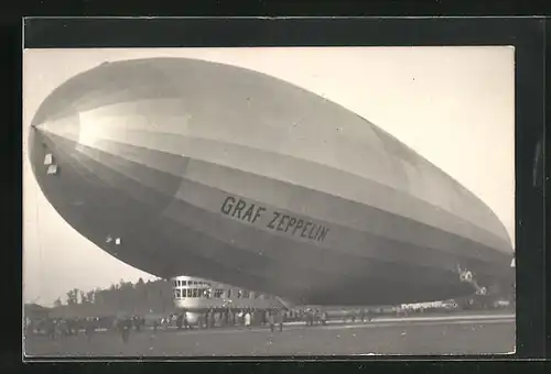 Foto-AK Luftschiff Graf Zeppelin bereit zum Abheben