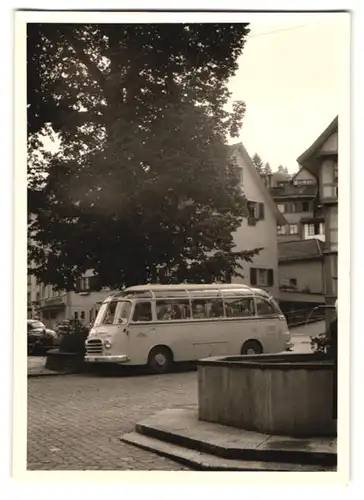2 Fotografien Bus Kässbohrer Setra, Reisebus, Omnibus