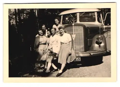 2 Fotografien Bus Mercedes Benz, Omnibus - Reisebus 1950