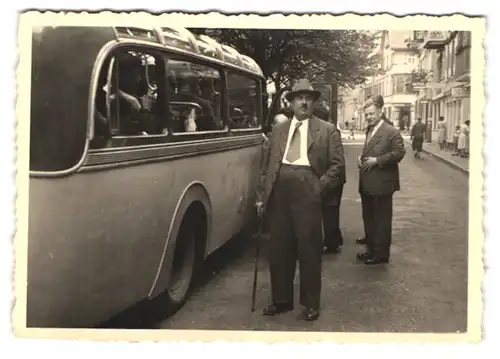 6 Fotografien Bus Mercedes Benz, Reisebus der Fa. Omnibus-König in Wildbad & an der Bärenhöle 1949 /50