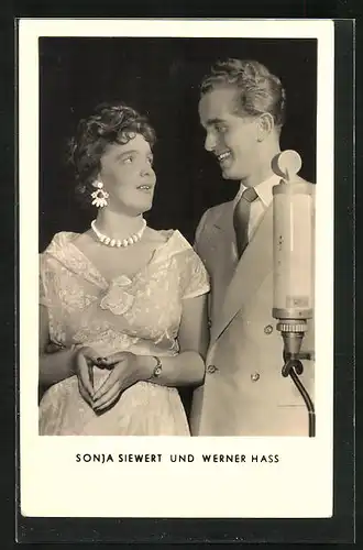 AK Sängerin Sonja Siewert im Duett mit ihrem Musikerkollegen Werner Hass