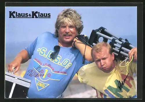 AK Gesangsduo Klaus & Klaus, Musiker in bunten T-Shirts am Meer