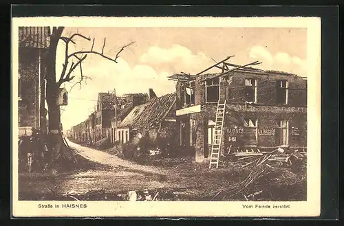 AK Haisnes, Strasse mit zerstörten Häusern