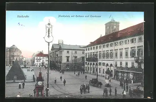 AK Karlsruhe, Marktplatz mit Rathaus und Sparkasse