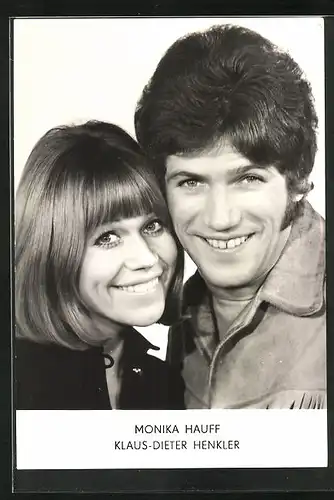 AK Sängerin Monika Hauff mit ihrem Musikerkollegen Klaus-Dieter Henkler bei einem gemeinsamen Auftritt