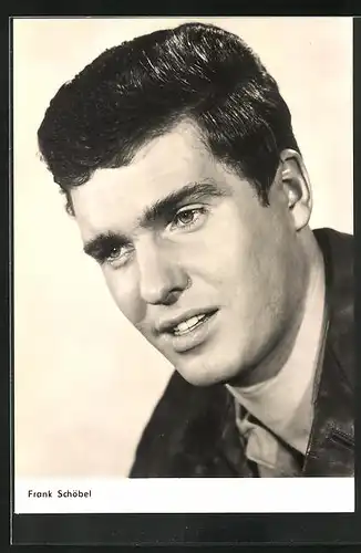 AK Sänger Frank Schöbel mit nachdenklichem Blick