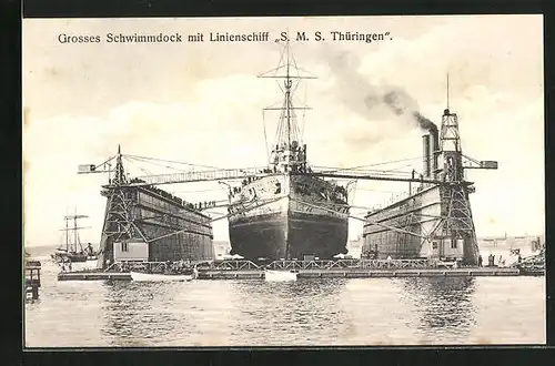 AK Grosses Schwimmdock mit Linienschiff S. M. S. Thüringen, Kriegsschiff