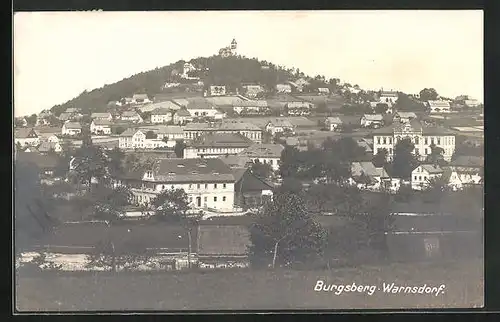 AK Warnsdorf / Varnsdorf, Gesamtansicht mit Burgsberg