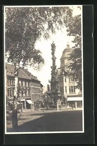 AK Teplitz Schönau / Teplice, Schlossplatz mit Dreifaltigkeitssäule