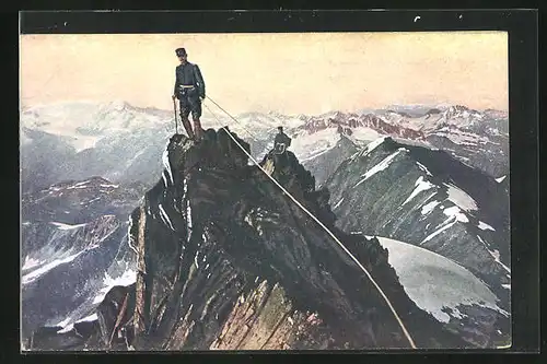 AK Schweizer Grenzwacht, angeseilte Offizierspatrouille auf einem Alpengipfel