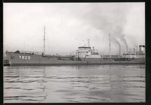 Fotografie Kriegsschiff Depottanker Münsterland Kennung Y 829 der Bundesmarine