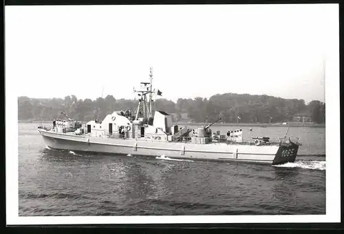 Fotografie Kriegsschiff Minensuchboot Jupiter Kennung M 1065 der Bundesmarine
