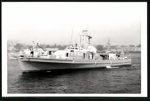 Fotografie Kriegsschiff Räumboot Pollux Kennung M 1054 der Bundesmarine
