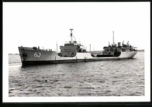 Fotografie Kriegsschiff Tankschiff Kennung 63 der Bundesmarine