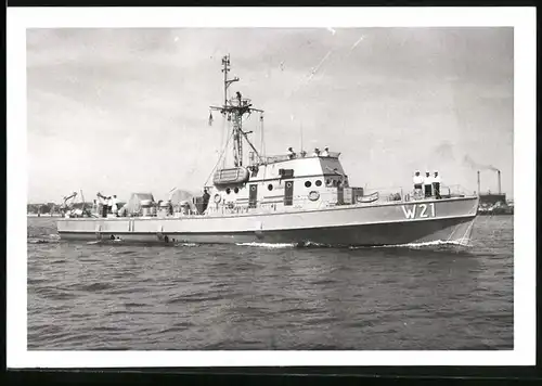 Fotografie Kriegsschiff Wachboot Niobe Kennung W 21 der Bundesmarine