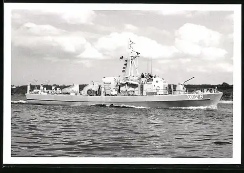 Fotografie Kriegsschiff Wachboot Hertha Kennung W 26 der Bundesmarine
