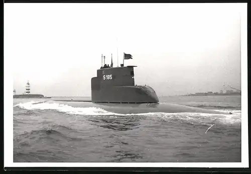 Fotografie Kriegsschiff U-Boot U-6 Kennung S 185 der Bundesmarine