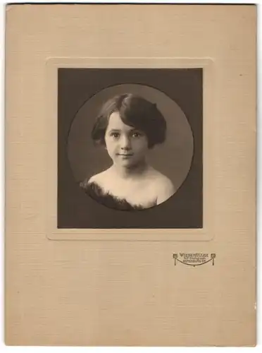Fotografie Wiesemüller, Rothenburg O.F., Portrait niedliches Mädchen