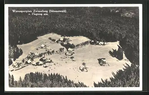 AK Zwieselberg /Schwarzwald, Fliegeraufnahme des Wintersportplatzes