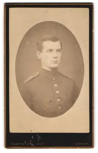 Fotografie Th. Gottschalk & Comp., Erfurt, Schlossstr. 12, Portrait junger Soldat in Uniform Rgt. 36