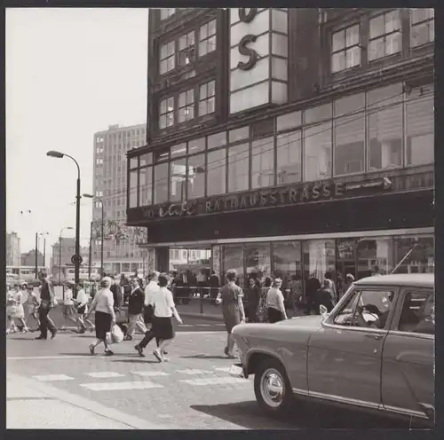 Fotografie unbekannter Fotograf, Ansicht Berlin-Alexanderplatz, HO Cafe Alexanderplatz Ecke Rathausstrasse