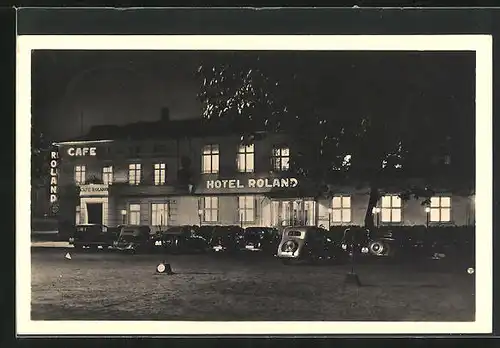 AK Burg b. Magdeburg, Hotel - Cafe Roland bei Nacht