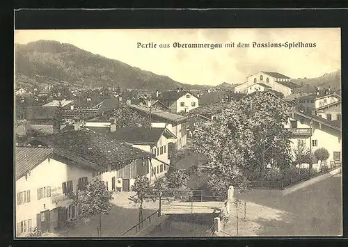AK Oberammergau, Partie mit dem Passions-Spielhaus