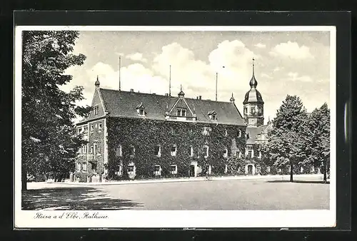 AK Riesa a. d. Elbe, Hauptplatz am Rathaus