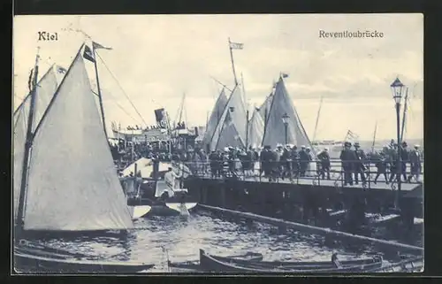 AK Kiel, Reventloubrücke mit Segelbooten