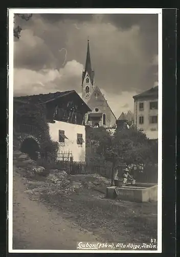 AK Goudon, Ortspartie am Brunnen in Alto Adige