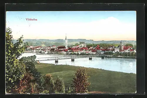 AK Vilshofen, Flusspartie mit Brücke und Blick in Ort