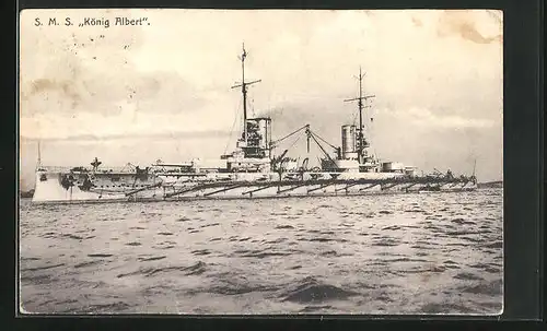 AK Kriegsschiff S. M. S. König Albert vor der Küste