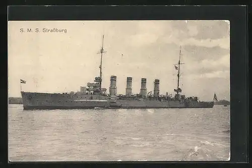 AK Kriegsschiff S. M. S. Strassburg vor der Küste
