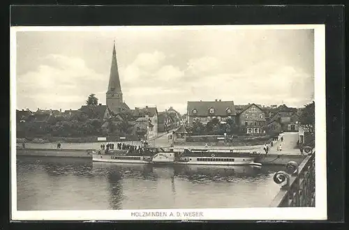 AK Holzminden a. d. Weser, Dampfer am Ufer der Stadt