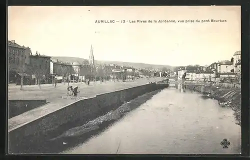 AK Aurillac, Les Rives de la Jordanne, Vue prise du Pont Bourbon