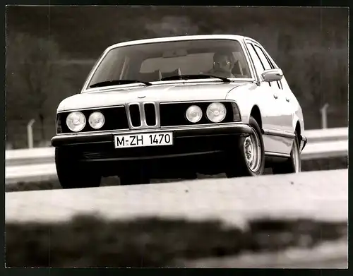 Fotografie Auto BMW 733i E23, Limousine mit Kennzeichen München