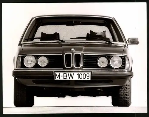 Fotografie Auto BMW 733i E23, PKW Frontalansicht mit Kennzeichen München