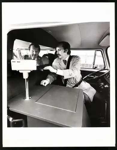 Fotografie Auto Volkswagen Prototyp, Innenraum eines Taxi's, Grossformat 25 x 20cm