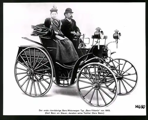 Archiv-Fotografie Auto Benz Viktoria von 1893, Carl Banz mit Tochter Clara Benz