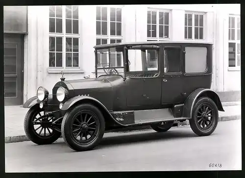 Archiv-Fotografie Auto Mercedes Kettenwagen mit Ventilmotor