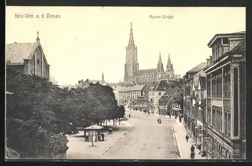 AK Neu-Ulm a. d. Donau, Marien-Strasse mit Kirche