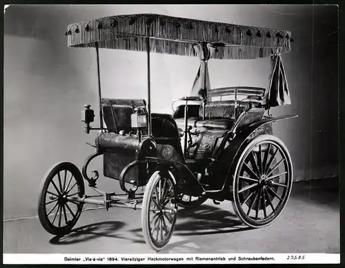 Archiv-Fotografie Auto Daimler Vis-a-vis Riemenwagen von 1894