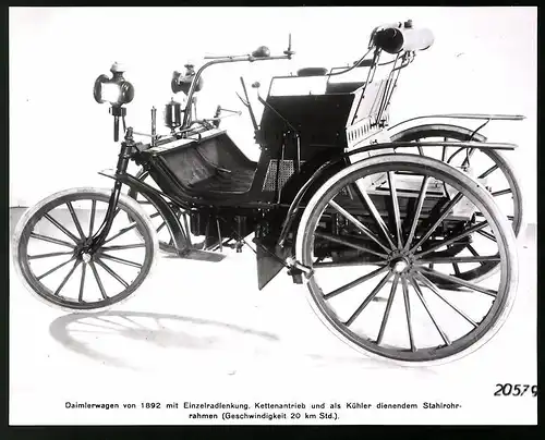 Archiv-Fotografie Auto Daimler von 1892 mit Einzelradlenkung