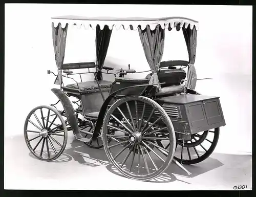 Archiv-Fotografie Auto Benz Vis-a-vis mit Baldachin von 1893